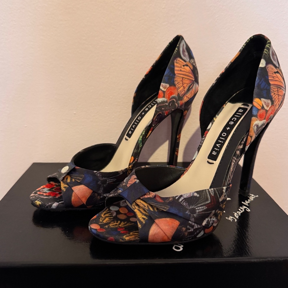 Alice and Oliva - Blue & Multi Color Butterfly Print Open Toe Pumps Sz 37